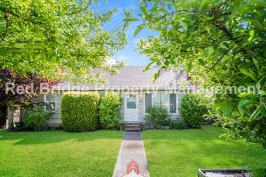 Main picture of 4480 SW 165th Ave