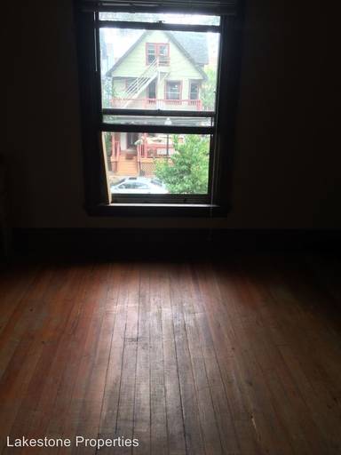 Main picture of 447 W Doty St