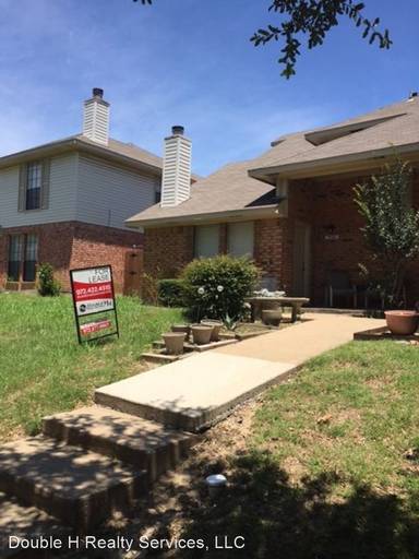 Main picture of 7610 Kings Ridge Rd