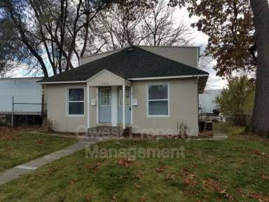 Main picture of 650 Oakdale St SE