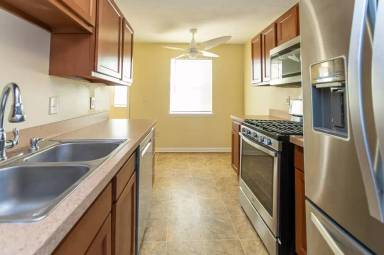 Main picture of 20670 Crystal Ave