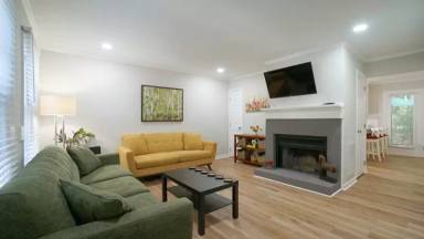 Main picture of 725 Charleston Rd