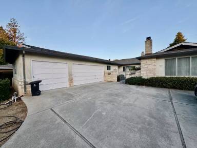Main picture of 703 Sylvan Ave