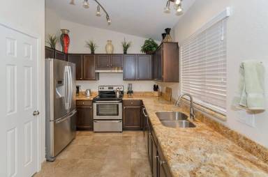 Main picture of 3332 N Sunaire