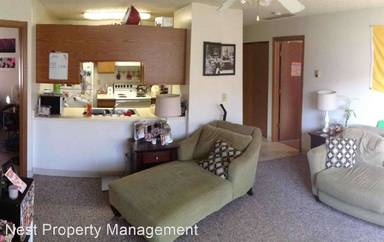 Main picture of 631 S Van Buren St