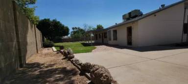 Main picture of 955 N Ricardo Cir