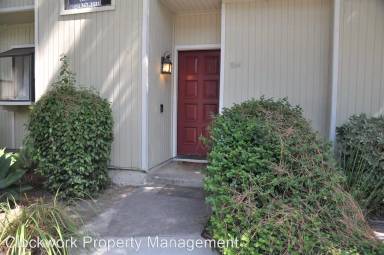 Main picture of 684 Sycamore Ave