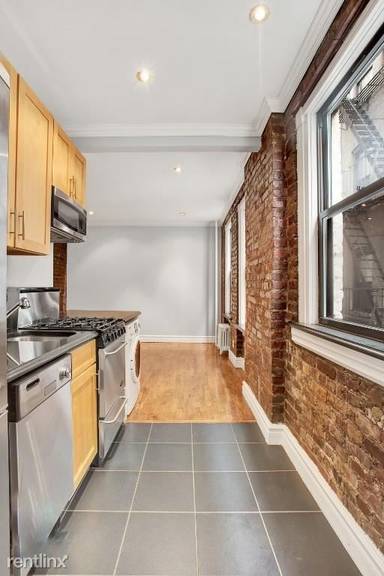 Main picture of 416 E 13th St