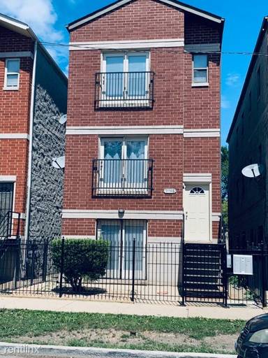 Main picture of 3146 W Fillmore St