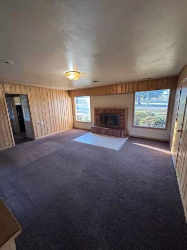 Main picture of 4122 Hiawatha Blvd