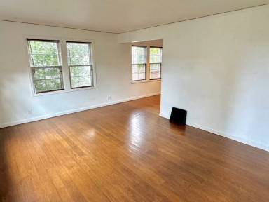 Main picture of 930 NE 71st Ave