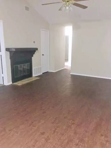 Main picture of 5011 Maryanna Way