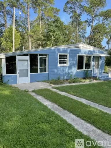 Main picture of 115 8th St SE