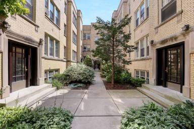 Main picture of 4305 N Francisco Ave