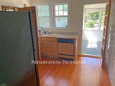 Main picture of 521 Commonwealth Ave