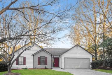Main picture of 332 Windsor Walk SE