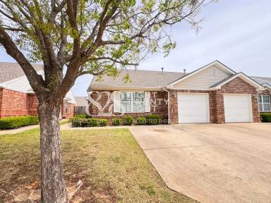 Main picture of 1919 Leeds Ln