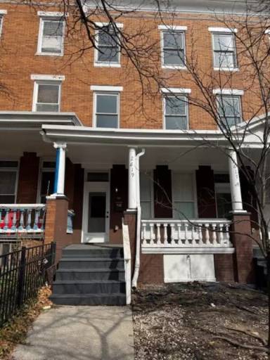Main picture of 2619 N Calvert St