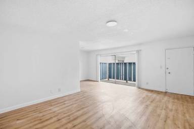 Main picture of 934 Larch St