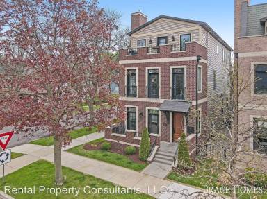 Main picture of 548 Fairview Ave NE