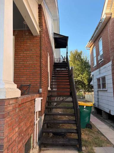 Main picture of 248-250 E Main St