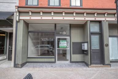 Main picture of 111 E High St