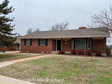 Main picture of 2436 NW 43rd Cir