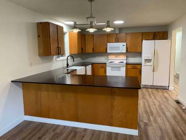 Main picture of 381 Daisey King Rd