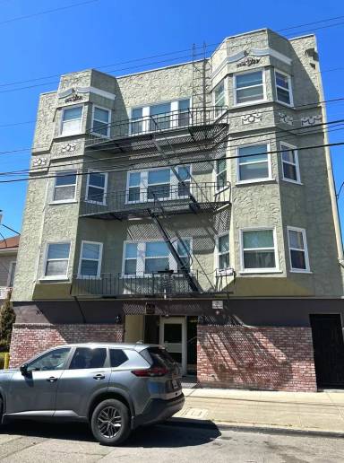 Main picture of 365 Hanover Ave