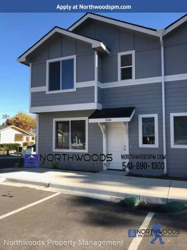Main picture of 404 Oak St