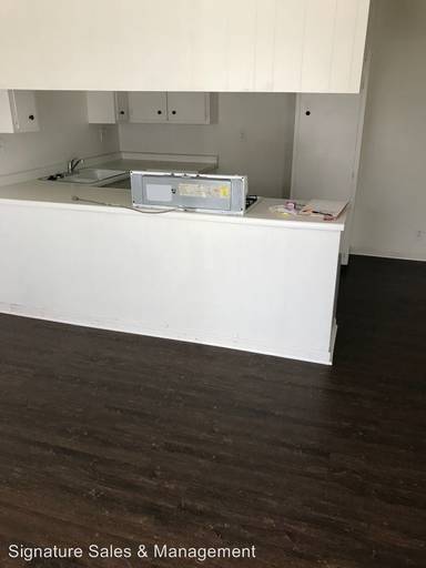 Main picture of 24379 Postal Ave