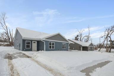 Main picture of 2770 L St SW