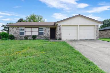 Main picture of 1703 La Fontaine Ln