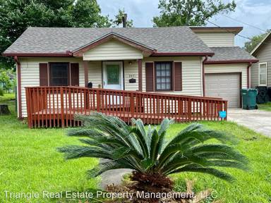 Main picture of 2071 Leight St