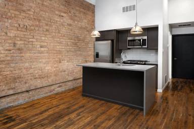 Main picture of 1012 W Randolph Apartments