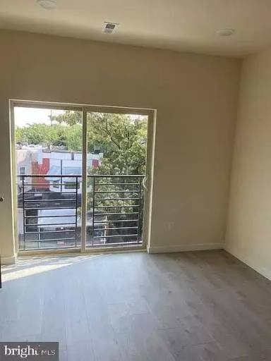 Main picture of 1050 S Paxon St