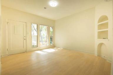 Main picture of 822 N Las Palmas Ave