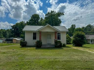 Main picture of 21314 Winfree Ave