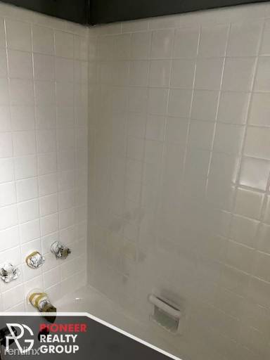 Main picture of 4735 N Beacon St Apartments