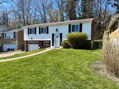 Main picture of 1010 Lessing St