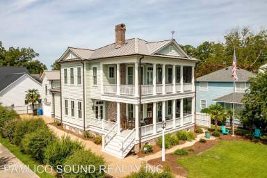 Main picture of 203 Vandemere St