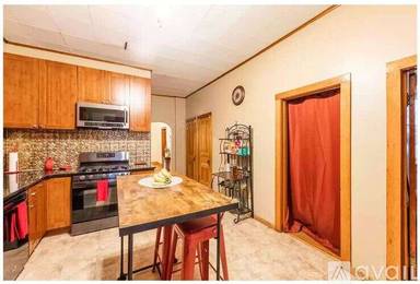 Main picture of 3835 S Honore St
