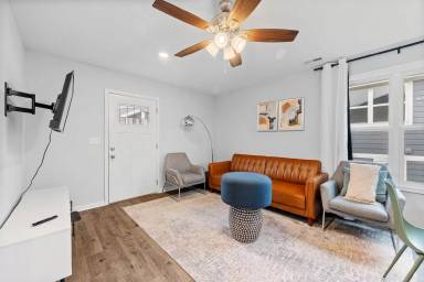 Main picture of 607 Dowd St
