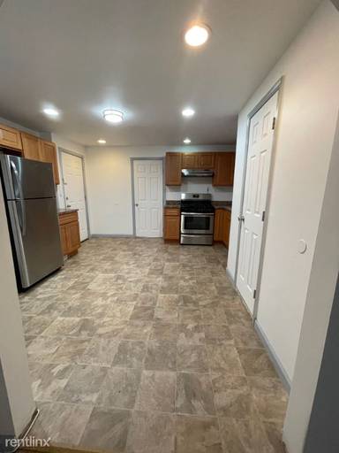 Main picture of 111 Evergreen St