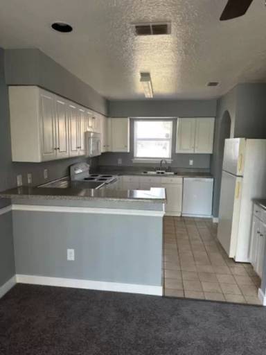 Main picture of 242 Dawn Ct