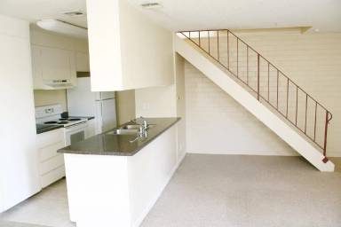 Main picture of 481 W Santa Ana Ave