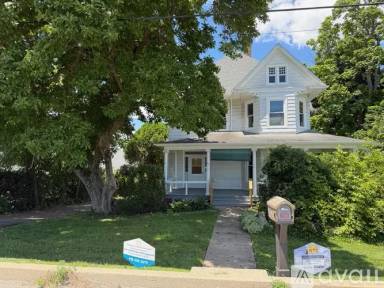 Main picture of 2320 Rock Spring Rd