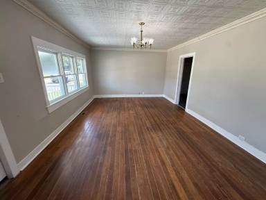 Main picture of 25 Woodrow Ave