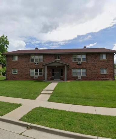 Main picture of 161 Maple Ave S