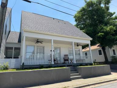 Main picture of 427 E Intendencia St